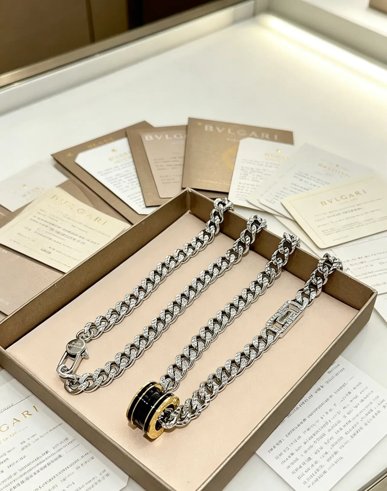Bvlgari 银色黑色曲环链圆柱形吊坠项链 2