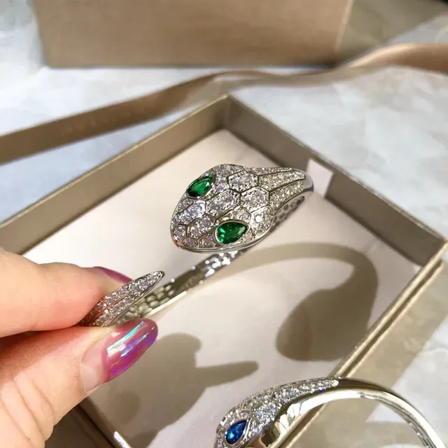 Bvlgari सिल्वर ग्रीन स्नेक हेड कफ पावे डायमंड स्केल पैटर्न ब्रेसलेट 2