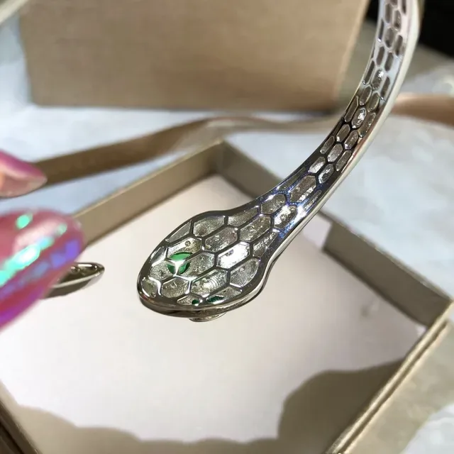 Bvlgari सिल्वर ग्रीन स्नेक हेड कफ पावे डायमंड स्केल पैटर्न ब्रेसलेट 7