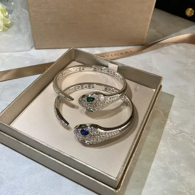Bvlgari सिल्वर ग्रीन स्नेक हेड कफ पावे डायमंड स्केल पैटर्न ब्रेसलेट 8