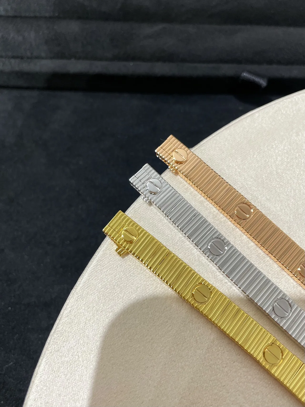 Cartier Juste un Clou pulseira de ouro e prata plana com elos articulados gravados com motivos de C 2