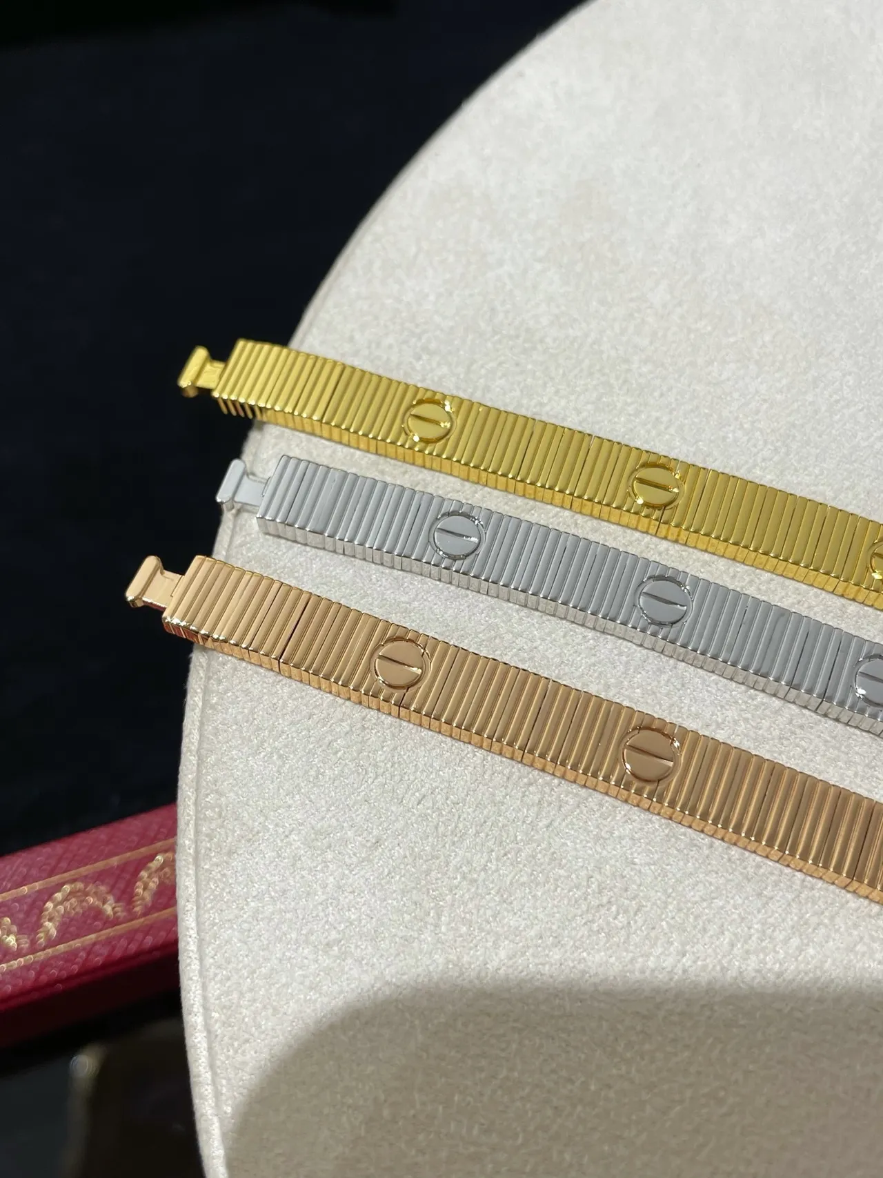 Cartier Juste un Clou pulseira de ouro e prata plana com elos articulados gravados com motivos de C 4