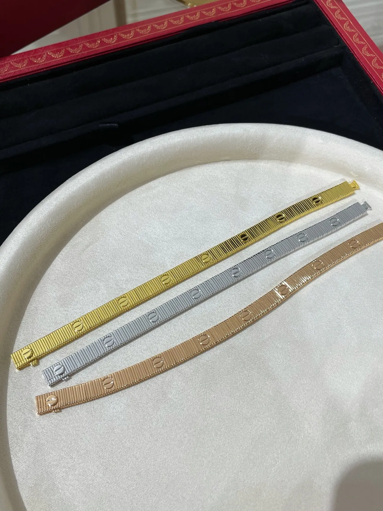 Cartier Juste un Clou pulseira de ouro e prata plana com elos articulados gravados com motivos de C 9