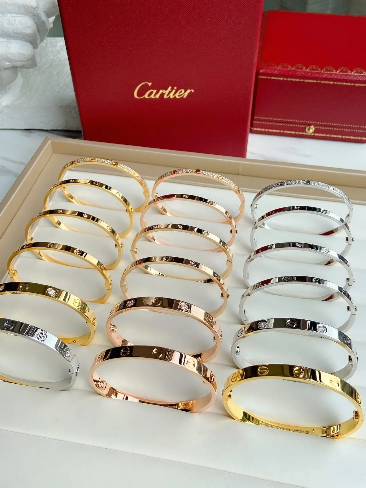 سوارة Cartier Love صلبة ذهبي وردي فضي أسود PVD 4