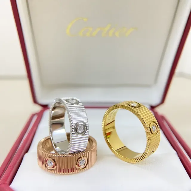 Cartier Love 戒指 锯齿纹带 螺丝镶嵌钻石戒指 5