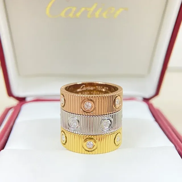 Cartier Love 戒指 锯齿纹带 螺丝镶嵌钻石戒指 6