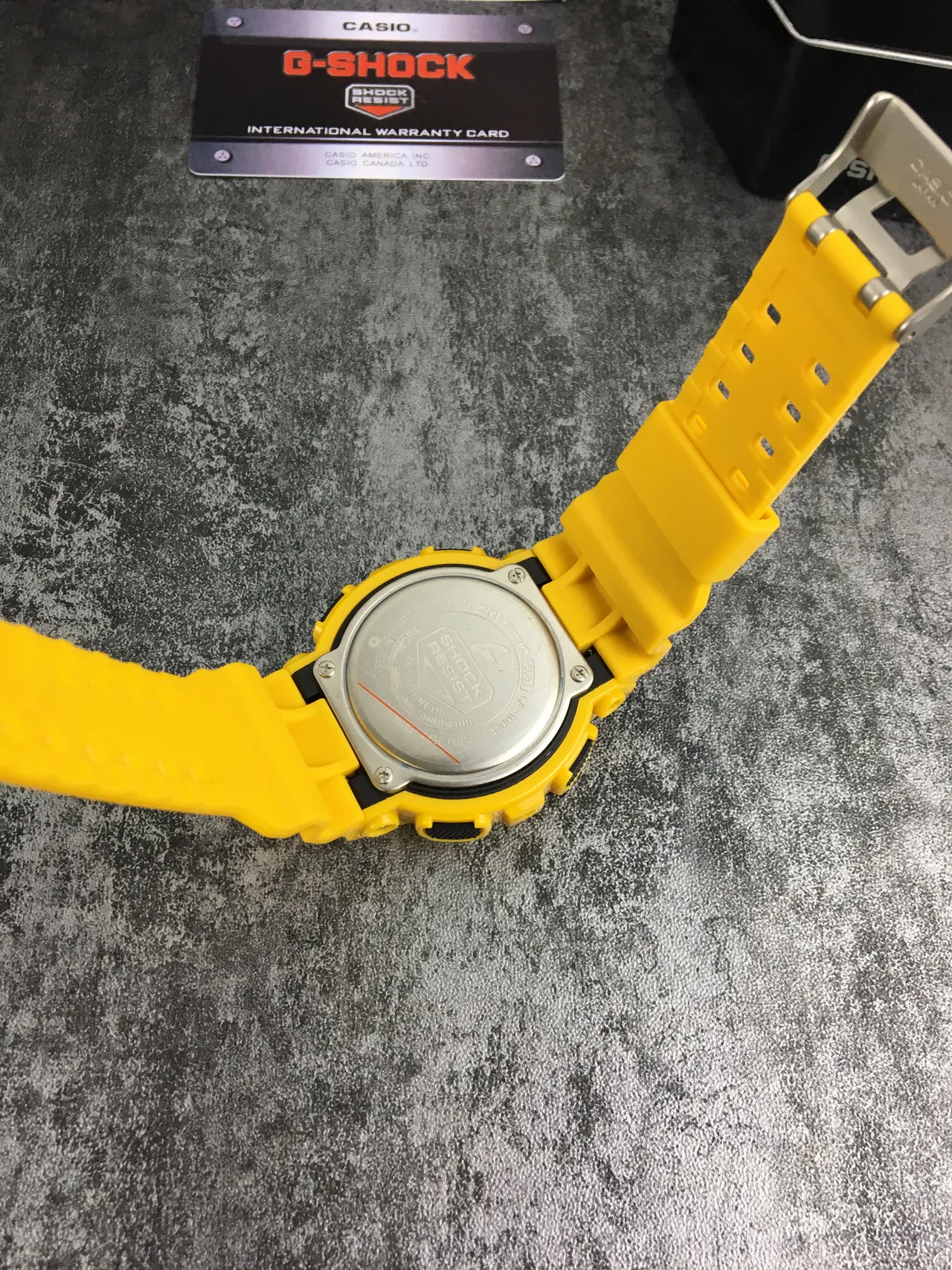 Casio G-Shock GA-100 黄黑 运动手表 3