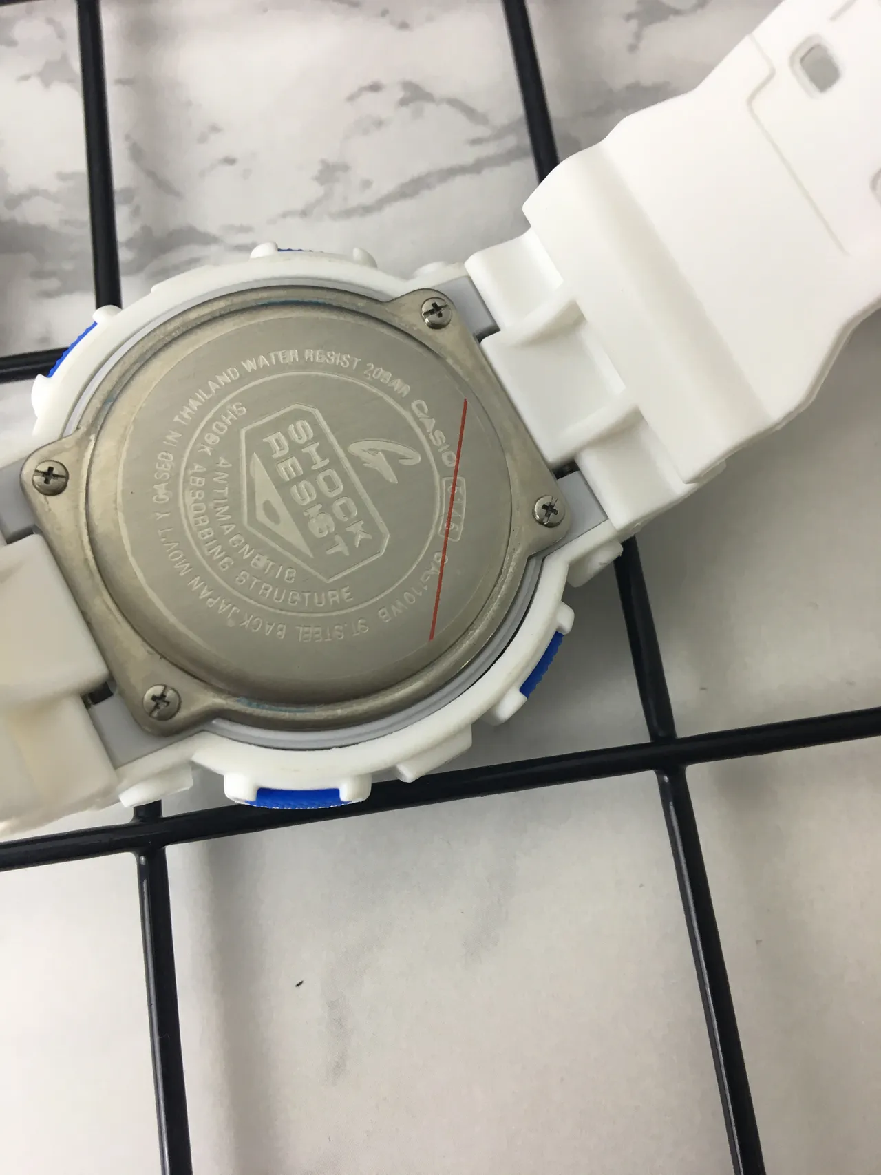 Casio G-Shock GA-110 सफेद और नीला स्पोर्ट्स वॉच 5