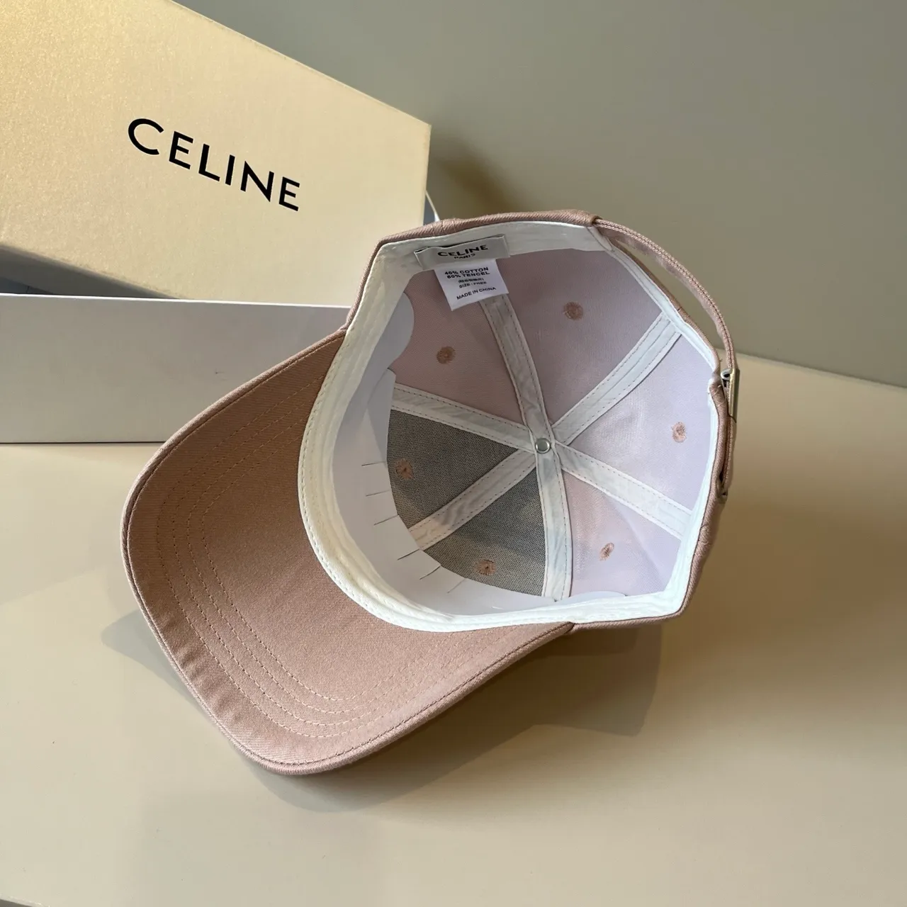 Celine Logo de Cristal Casquette Rose Poussière 3