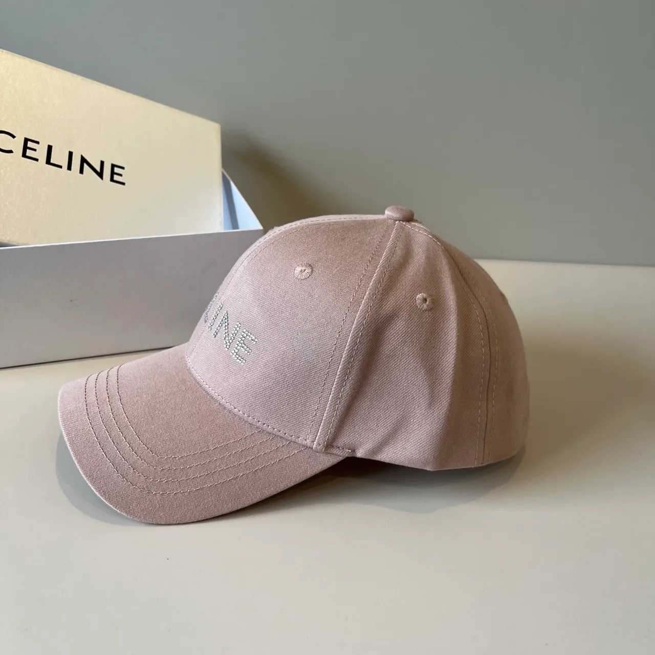 Celine Logo de Cristal Casquette Rose Poussière 6