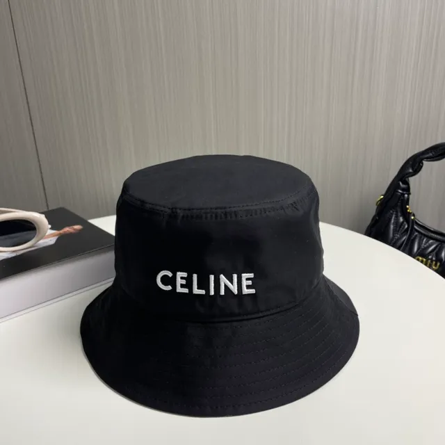 Celine Sombrero de Cubo Negro con Logo Bordado 3