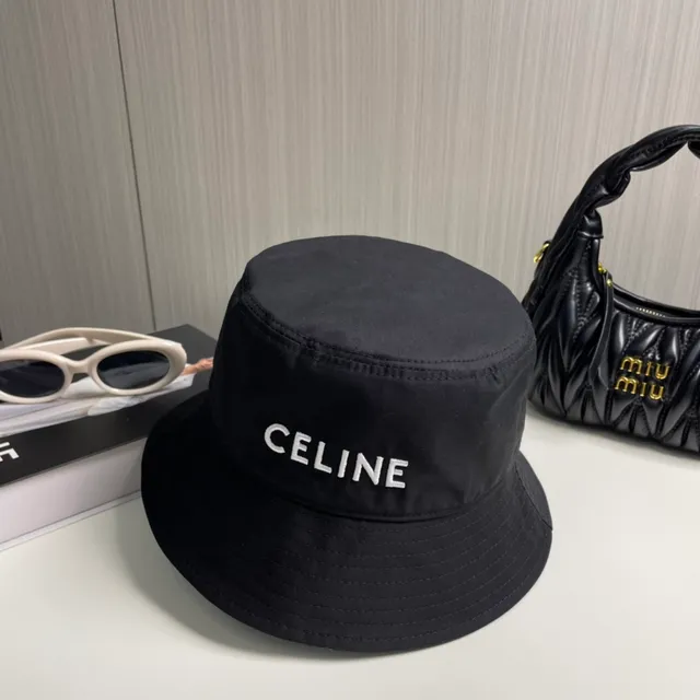Celine Sombrero de Cubo Negro con Logo Bordado 7