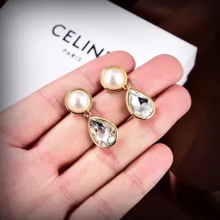 Celine मोती और आंसू बूंद क्रिस्टल ड्रॉप ईयरिंग्स