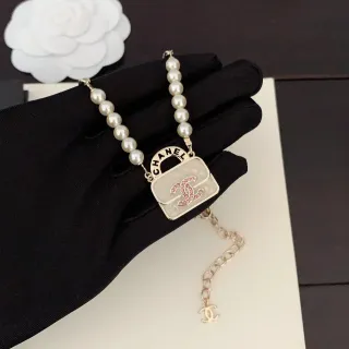 Chanel बैग चार्म नेकलेस सफेद गुलाबी मोती-बांधा पेंडेंट नेकलेस