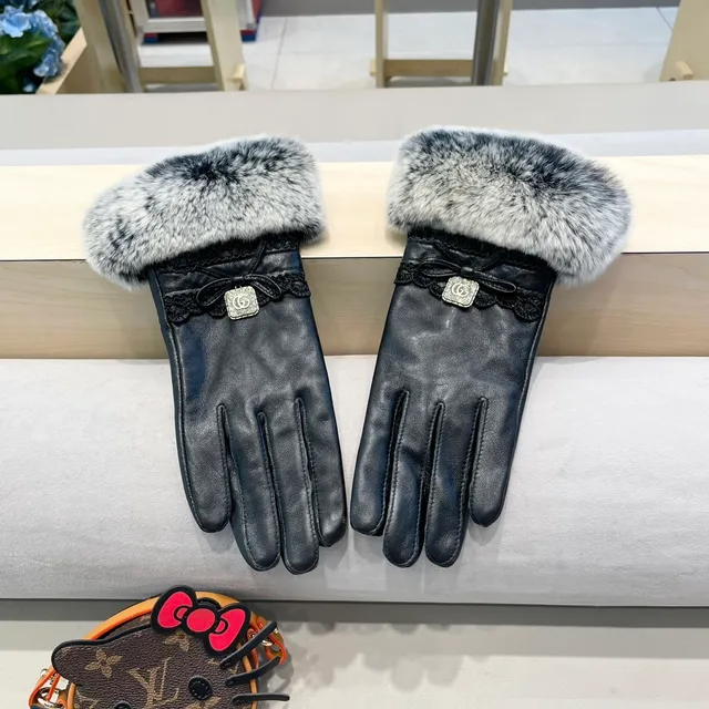 Chanel 黑色灰色大理石纹仿皮草袖口皮革手套 2