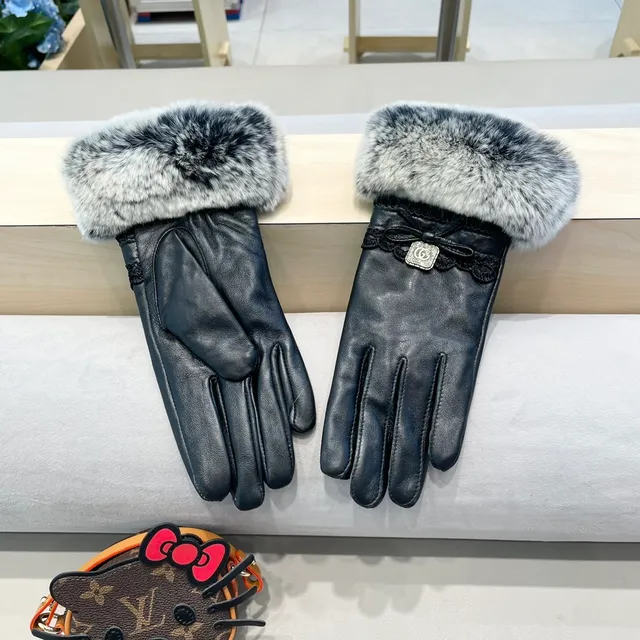 Chanel 黑色灰色大理石纹仿皮草袖口皮革手套 3
