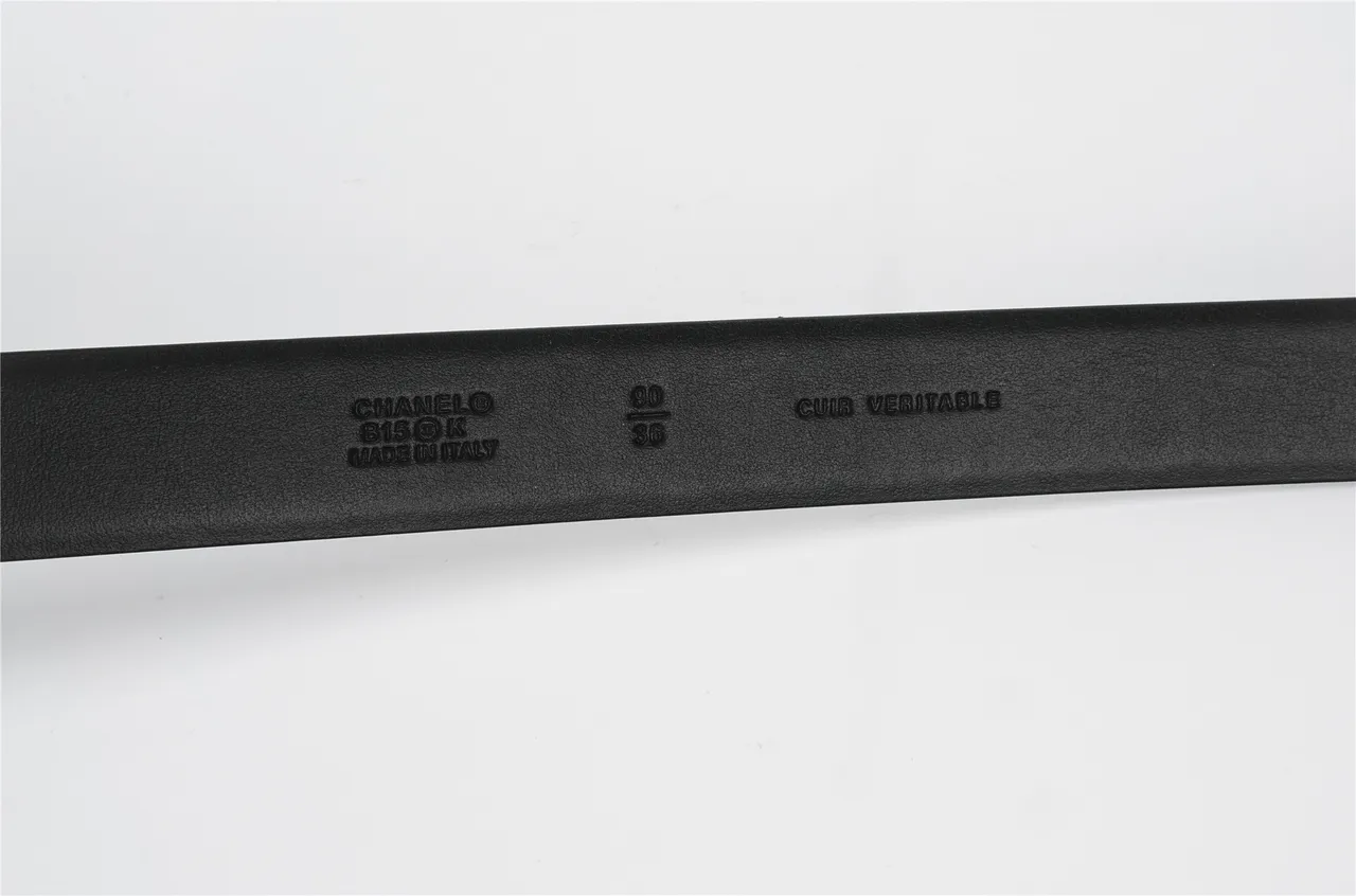 Chanel Ceinture en cuir noire argentée ornée de cristaux et boucle CC interlocking 3