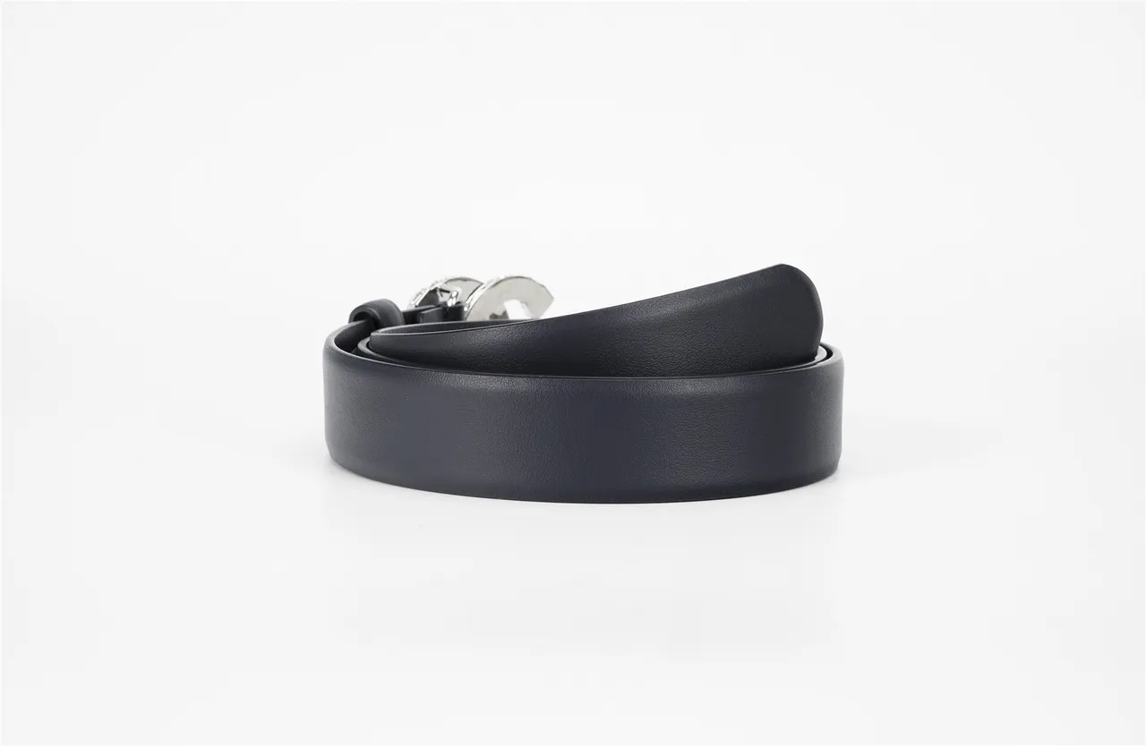 Chanel Ceinture en cuir noire argentée ornée de cristaux et boucle CC interlocking 4