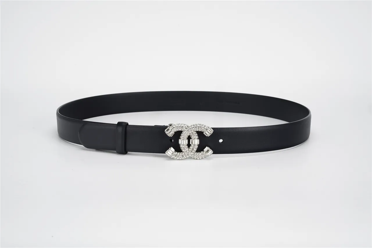 Chanel Ceinture en cuir noire argentée ornée de cristaux et boucle CC interlocking 9
