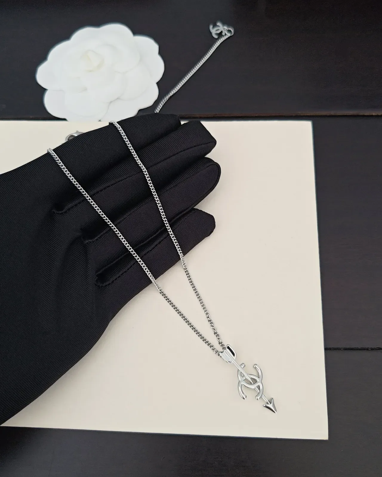 चैनल CC Arrow Pendant सिल्वर चेन नेकलेस 4