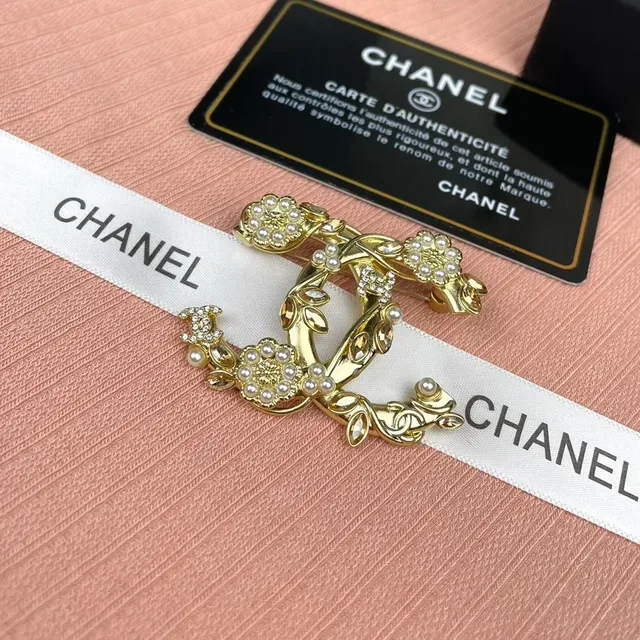 Chanel CC Logo Broche Dorée Perles Blanches 6