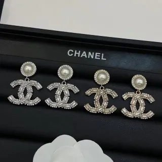 Chanel CC Logo Brincos de pérolas e cristais
