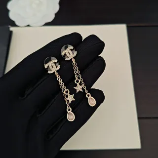 Chanel CC Star Drop ذهبي وردي Interlocking Logo Stud Chain أقراط