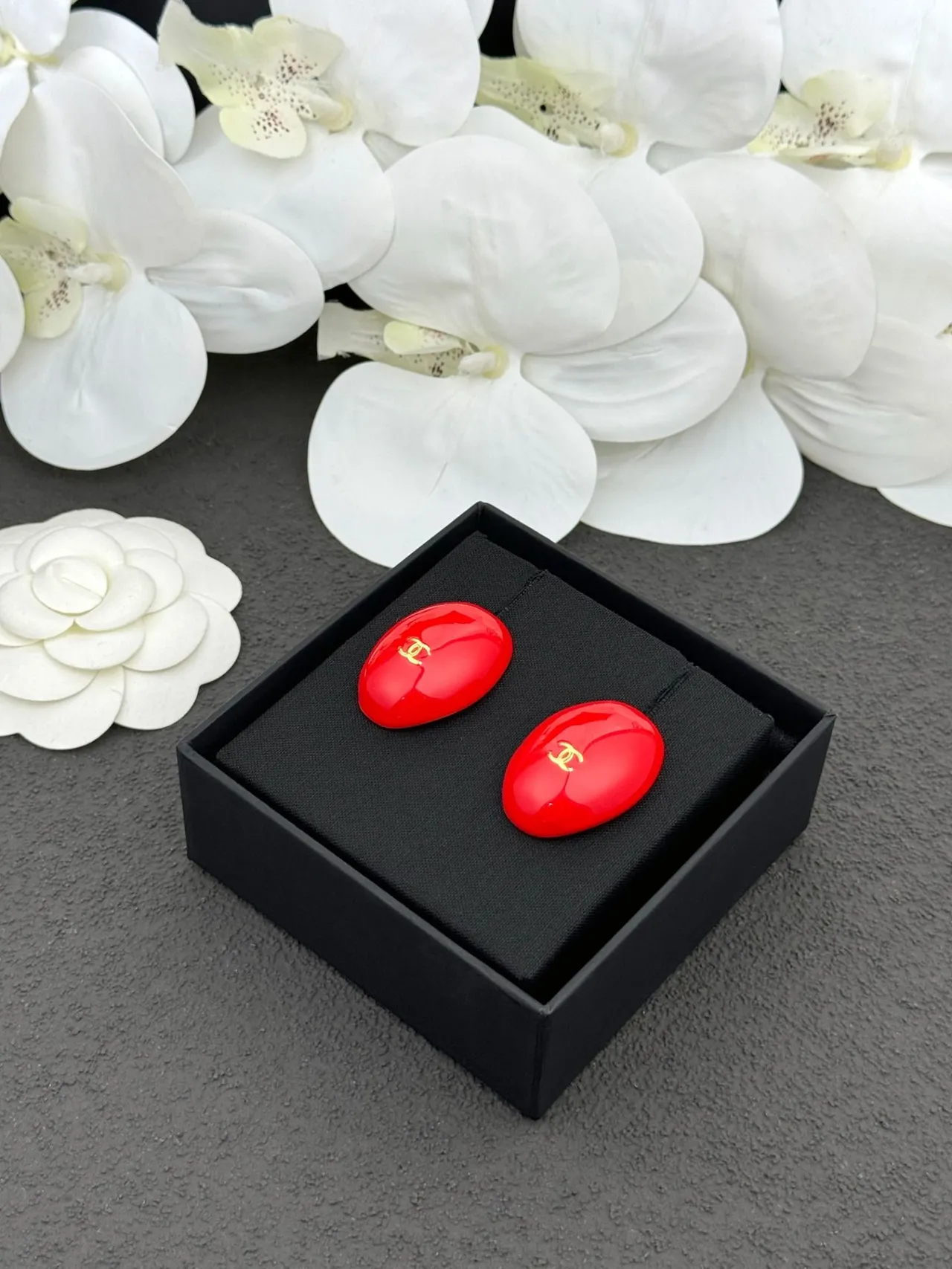 Chanel CC Stud Red Black Glossy Enamel Finish Oval Silhouette Earrings 4