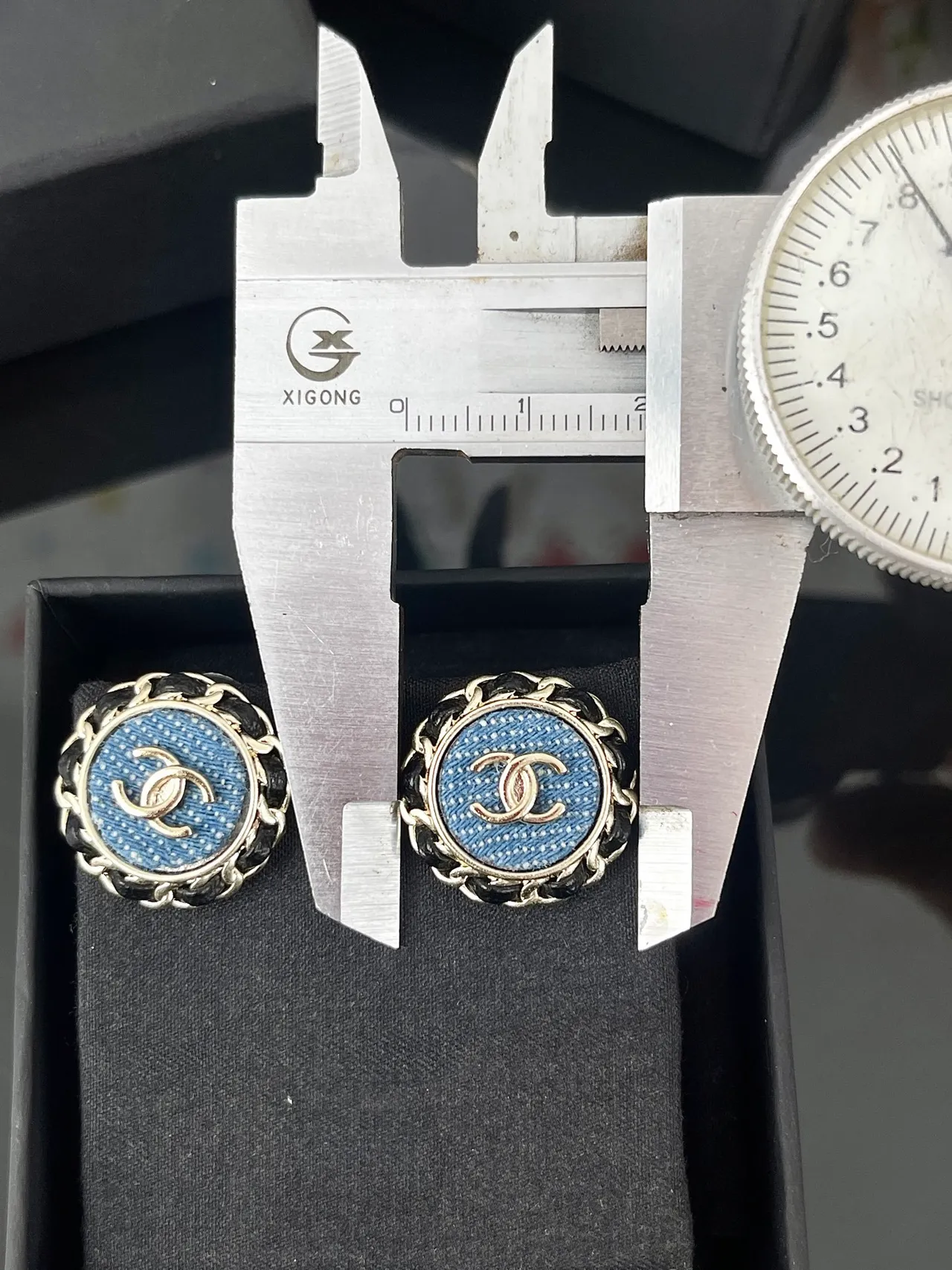 Chanel Boucles d'oreilles chaîne stud Bleu Noir Bordure Circulaire 6