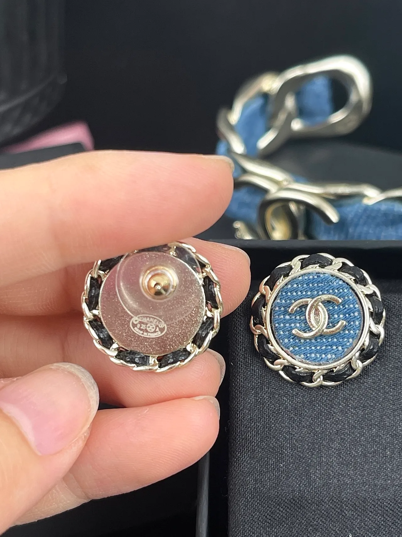 Chanel Boucles d'oreilles chaîne stud Bleu Noir Bordure Circulaire 7