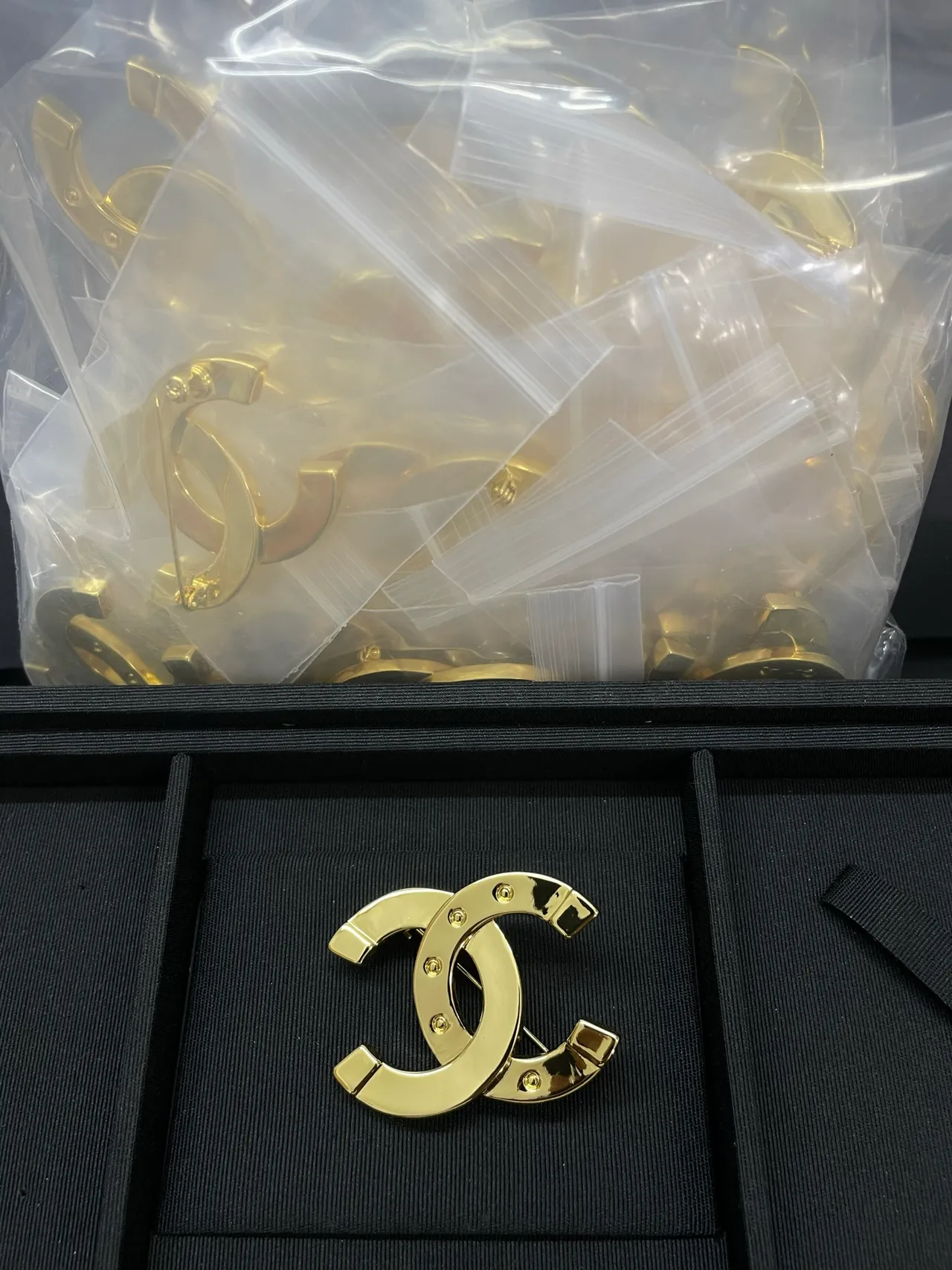 Chanel Gold Interlocking CC Motif Polished Metal Brooch 2