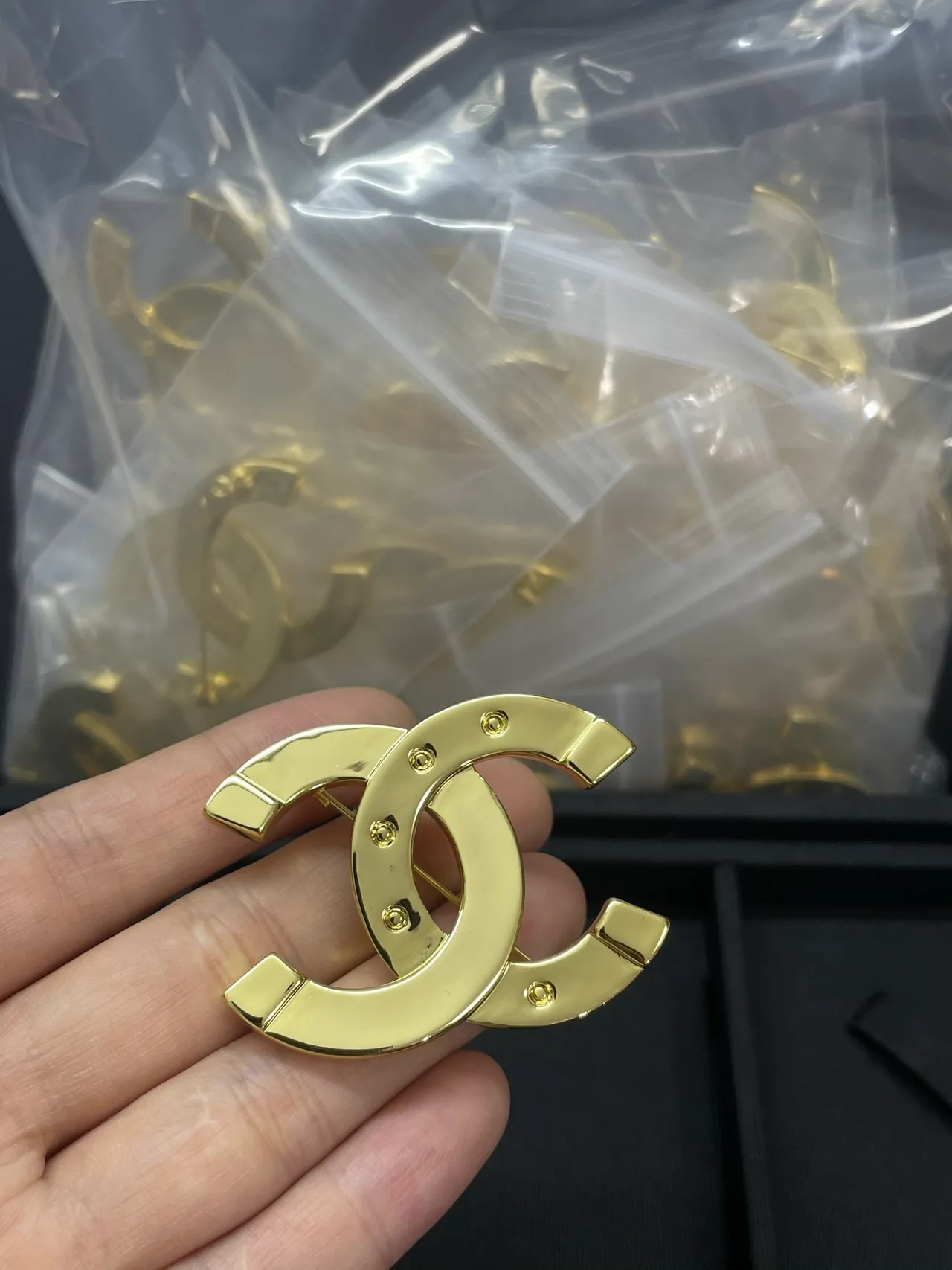 Chanel Gold Interlocking CC Motif Polished Metal Brooch 3