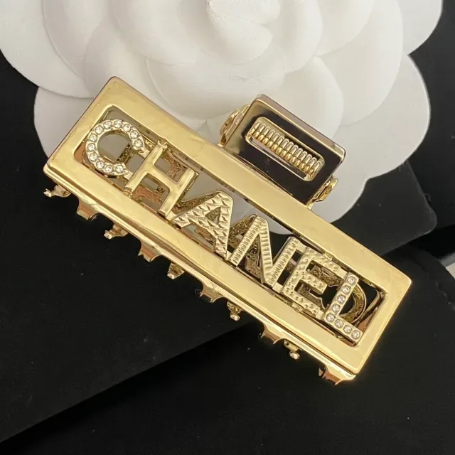 Broche Chanel Logo Cristal Clip de Cabelo Dourado 6