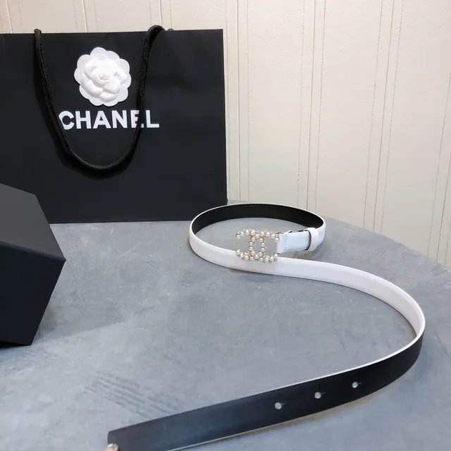 Chanel Pearl CC ceinture en cuir blanc 3