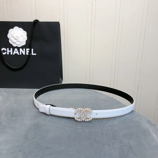 Chanel Pearl CC ceinture en cuir blanc 5