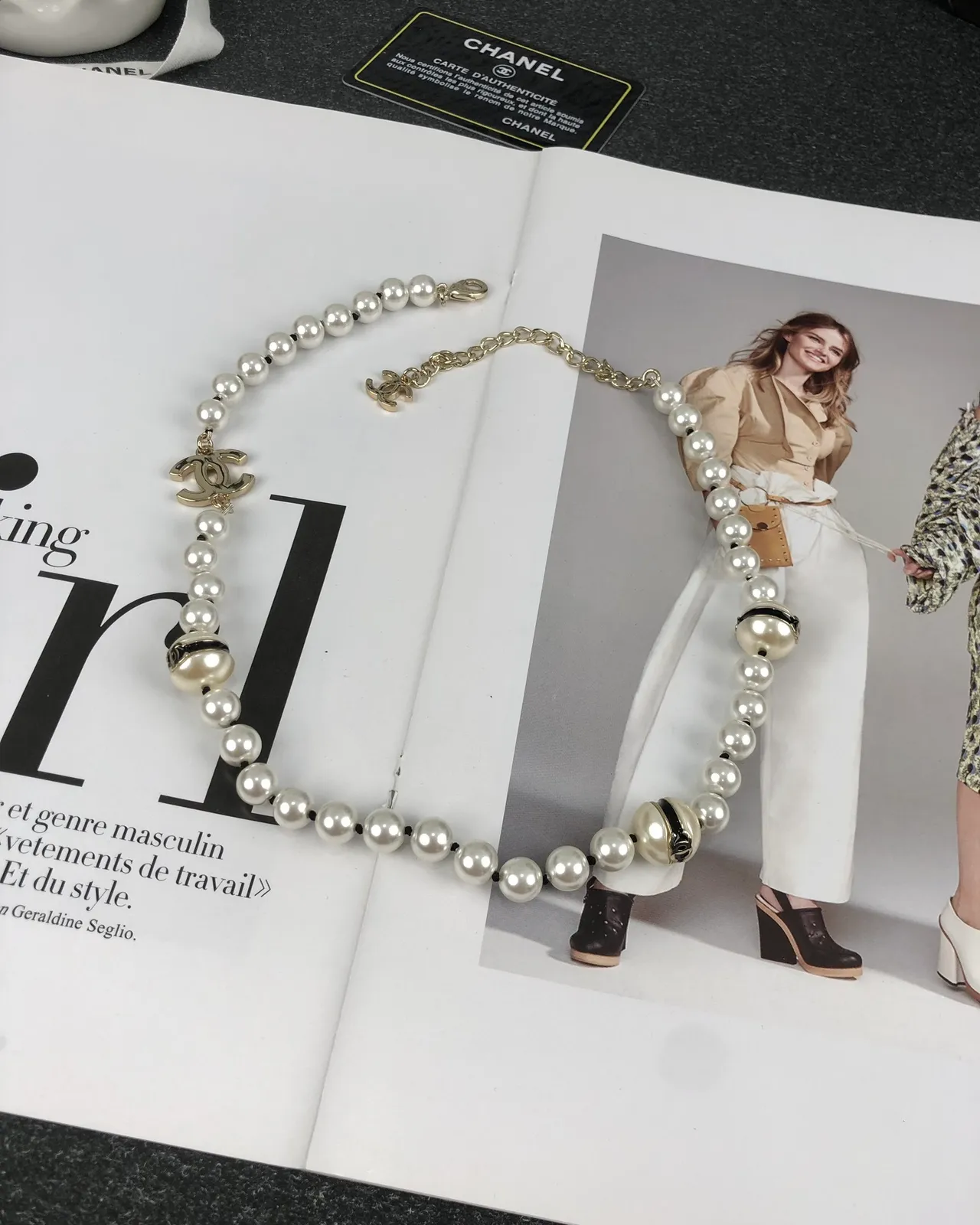 Collier de perles Chanel Chaîne en or blanc Chaîne CC Logo Collier de perles 2