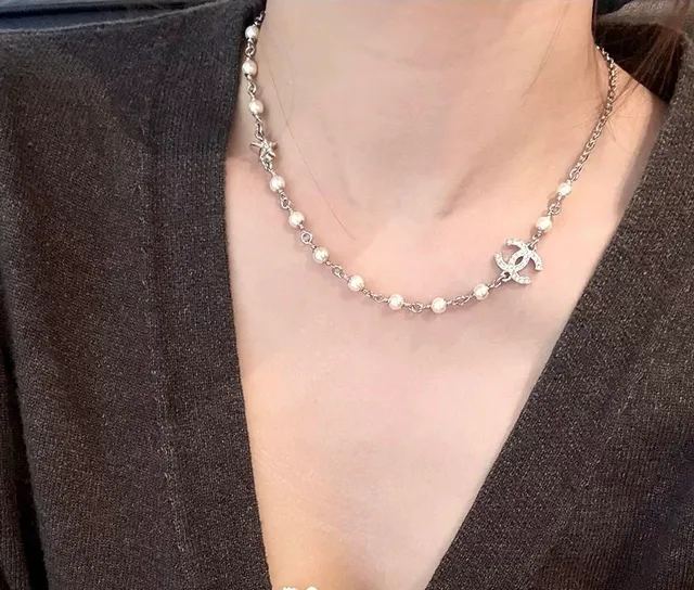 Chanel Cadena Plata Blanca Cadena Perlas Cultivadas Collar 2