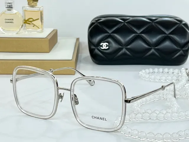 Chanel Square Acetate and Gold-Tone Gradient Sunglasses 6