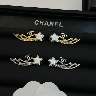 Chanel Pendientes Estrella y Perla Motivo CC