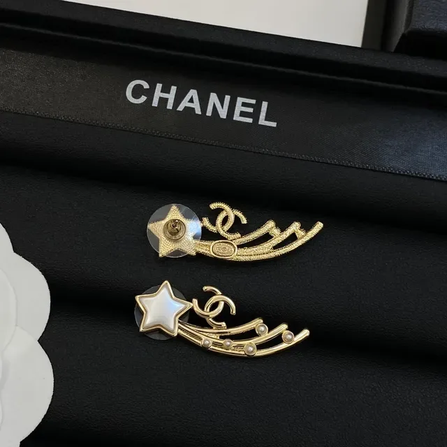 Chanel Star and Pearl CC Motif Earrings 2