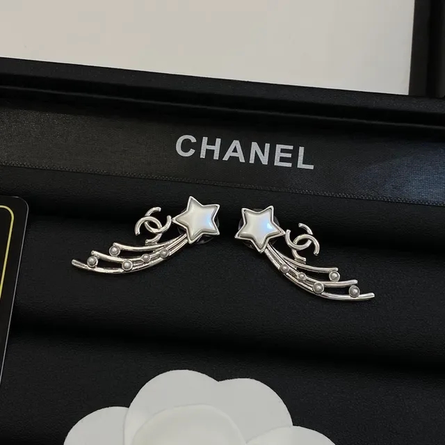 Chanel Star and Pearl CC Motif Earrings 4