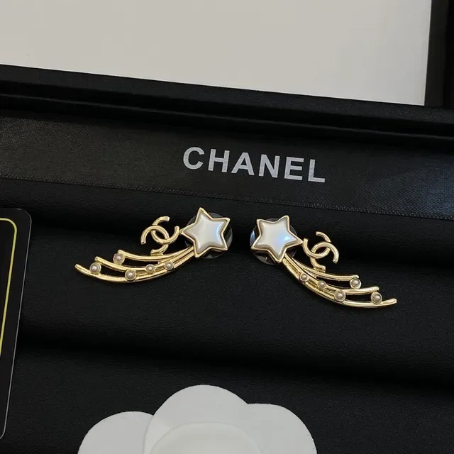 Chanel Star and Pearl CC Motif Earrings 5