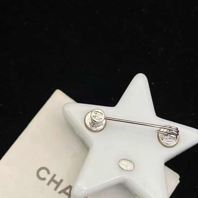 Chanel তারা CC ক্রিস্টাল ব্রোচ 2