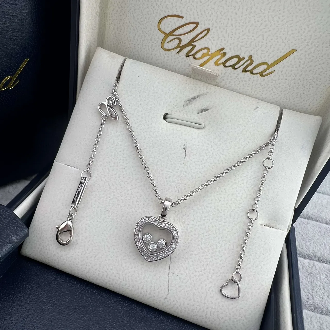 Chopard Happy Hearts Collares con Charm Flotante en Forma de Corazón con Diamantes Pavé 3