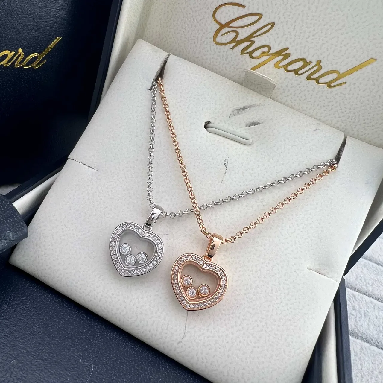 Chopard Happy Hearts Collares con Charm Flotante en Forma de Corazón con Diamantes Pavé 5