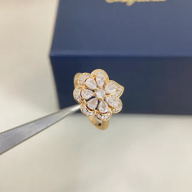 Chopard বহুরঙী ফুলের নমুনা পেটাল আকৃতির জেম সেটিং আংটি 5