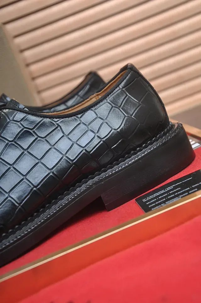 Christian Louboutin क्रोकोडाइल एम्बॉस्ड ब्लैक कैप-टो ऑक्सफोर्ड जूते 2