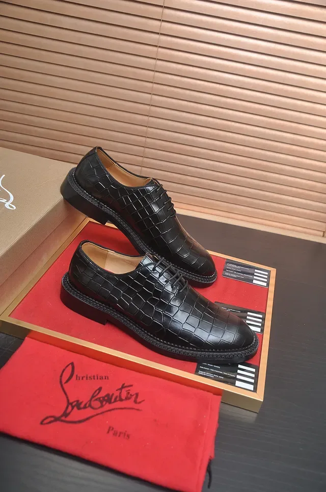 Christian Louboutin क्रोकोडाइल एम्बॉस्ड ब्लैक कैप-टो ऑक्सफोर्ड जूते 4