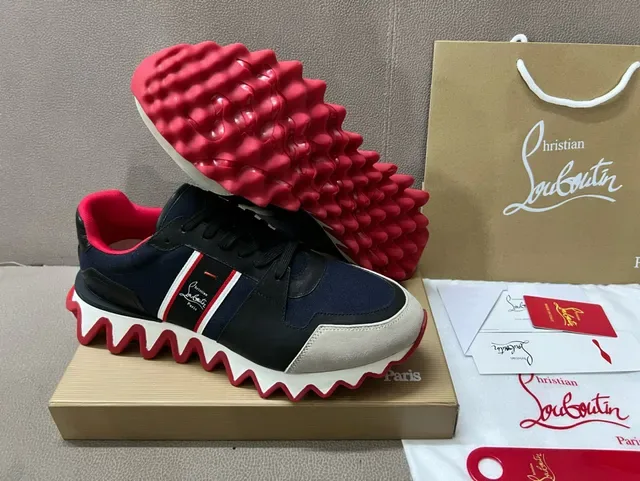 Christian Louboutin Wave Runner azul-marinho preto vermelho branco tênis lifestyle 3