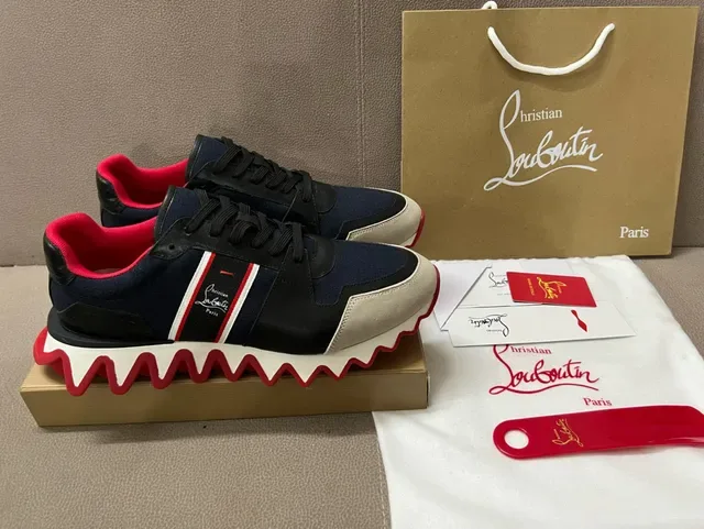 Christian Louboutin Wave Runner azul-marinho preto vermelho branco tênis lifestyle 6